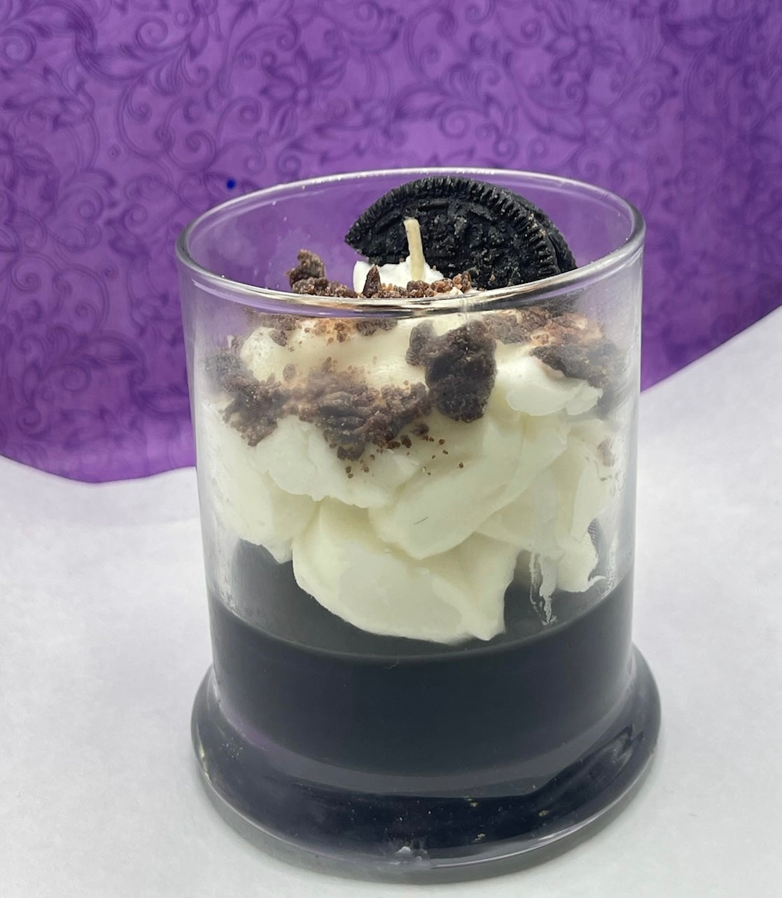 Cookie and creme candle