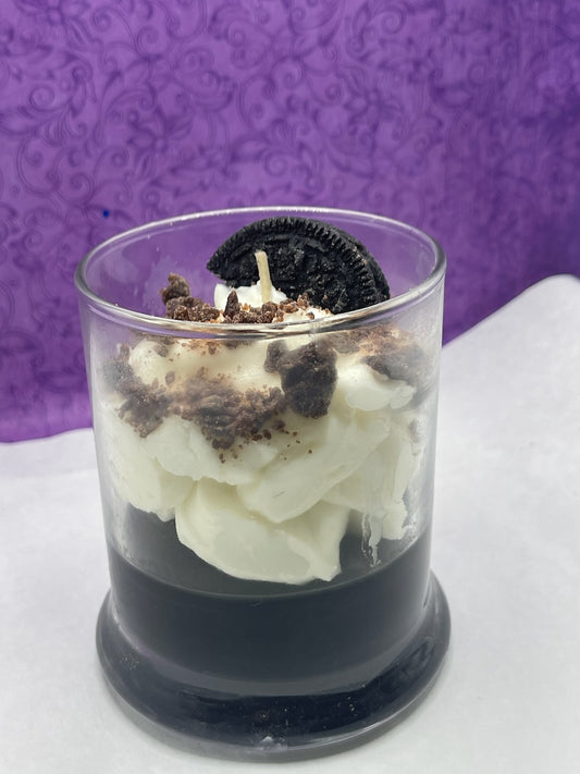 Cookie and creme candle